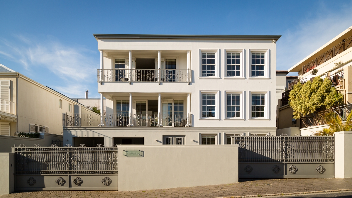 21 The Meadway Camps Bay